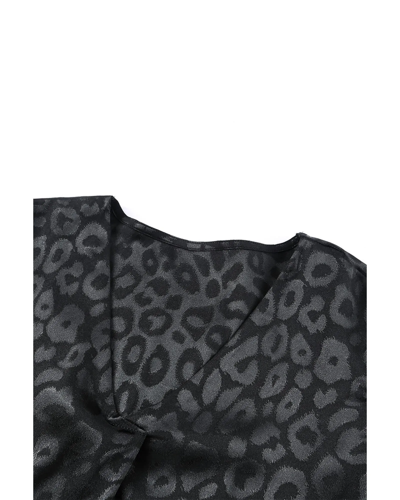Azura Exchange Leopard Pattern V Neck Blouse - L