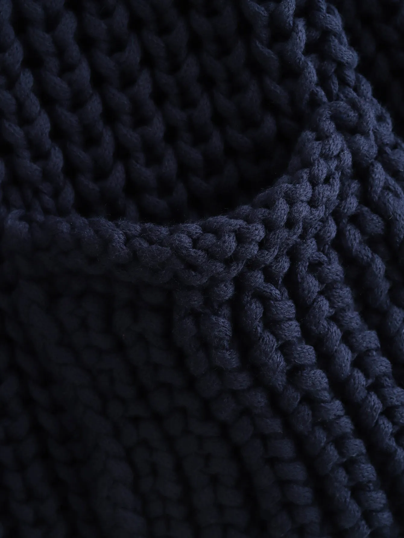 Thick-Knitted Short buttoned-Pullover